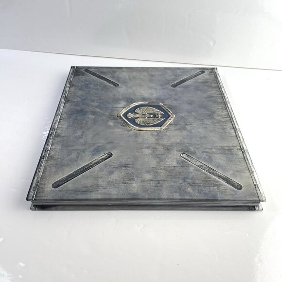 Pacific Rim - Man, Machines & Monsters hardcover book No Slipcover - Picture 8 of 11